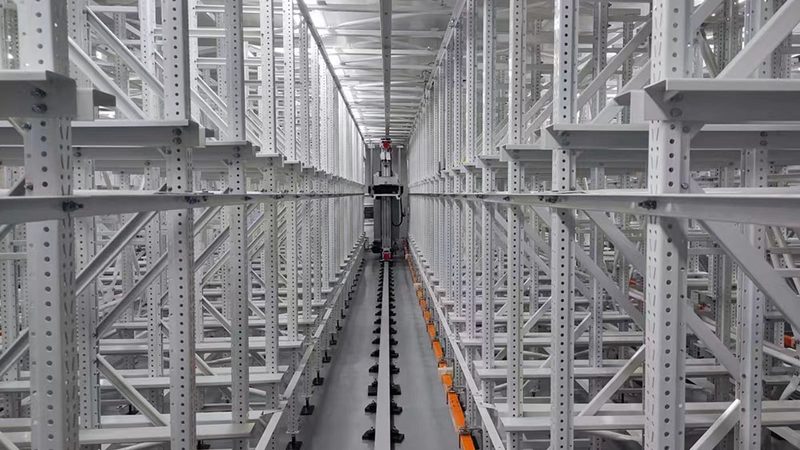 食品行业叉车材质选择：揭秘安全与效率的秘密